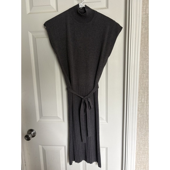 Barneys New York Dresses & Skirts - Barneys New York grey silk and cashmere long Dress Size small Luxury Resort